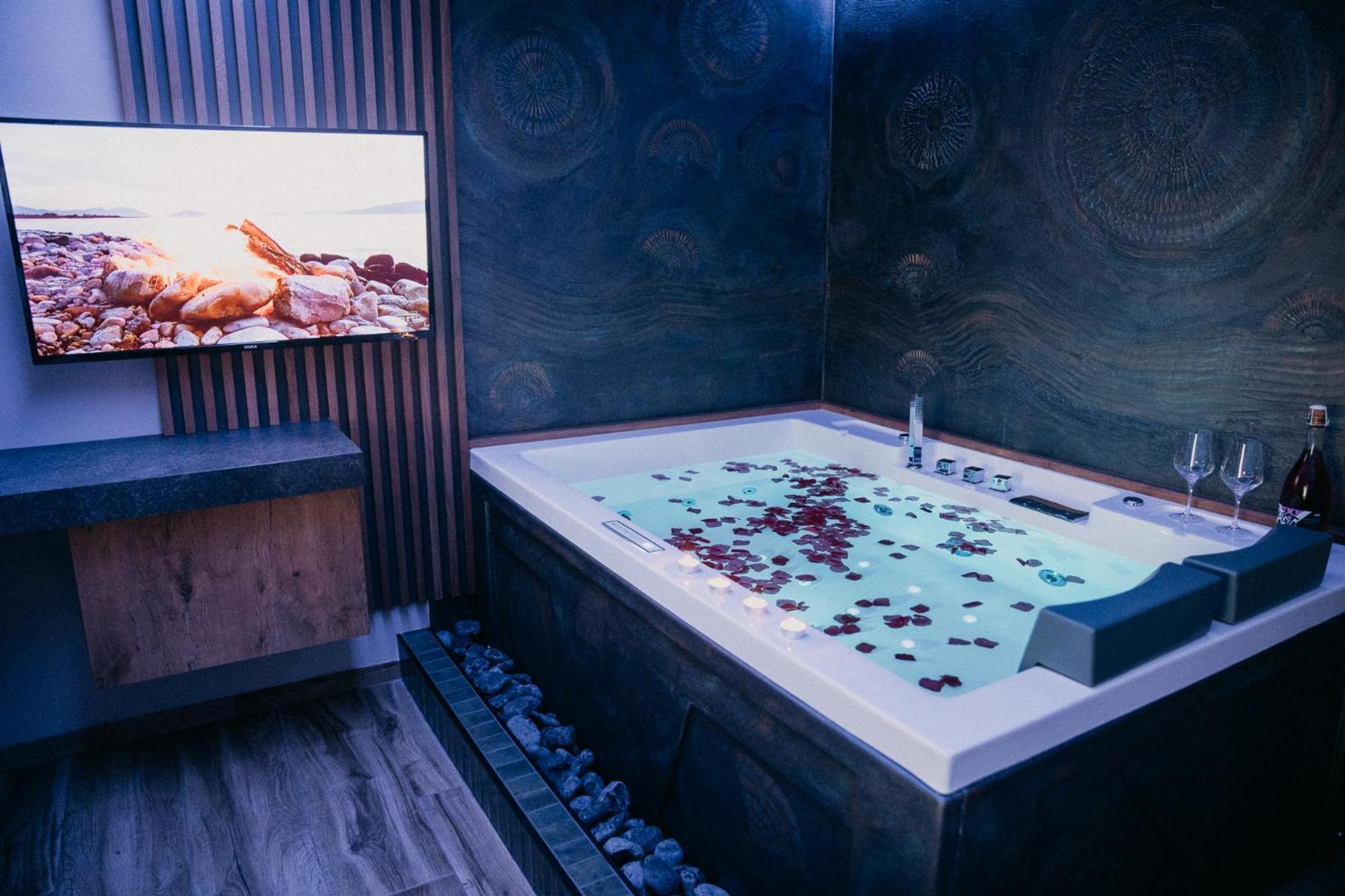 Villa Sunset Pool & Spa Apartments Zgornje Skofije Habitación foto